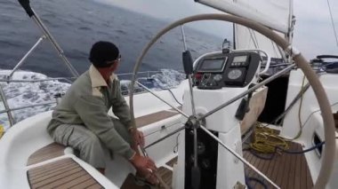 Klipler kümesi: denizciler katılan yelkenli içinde 12 Ellada sonbahar 2014 arasında Yunan Adası grup İyon Denizi ve Ege Denizi, Cyclades ve Saronic Gulf.