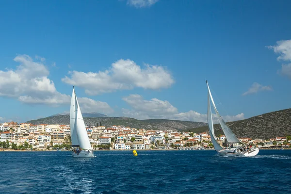 Sailboats participate in regatta — Stock Photo, Image