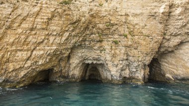 Zakynthos adasındaki mavi mağaralar