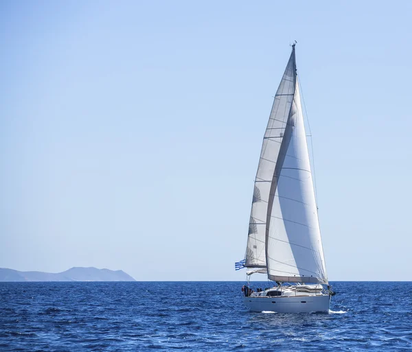 Jachting v Středozemním moři — Stock fotografie