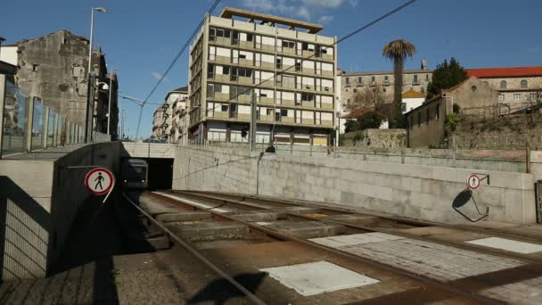 Zug der porto metro — Stockvideo