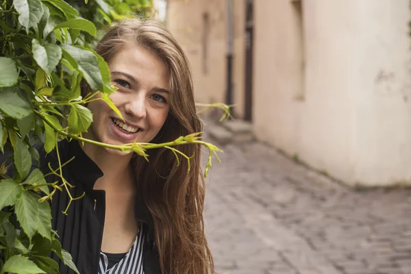 Meisje portret buiten — Stockfoto