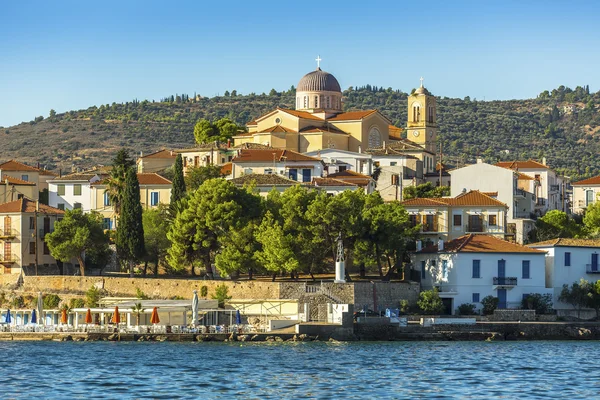 Ortodox-Tempel am griechischen Hafen — Stockfoto