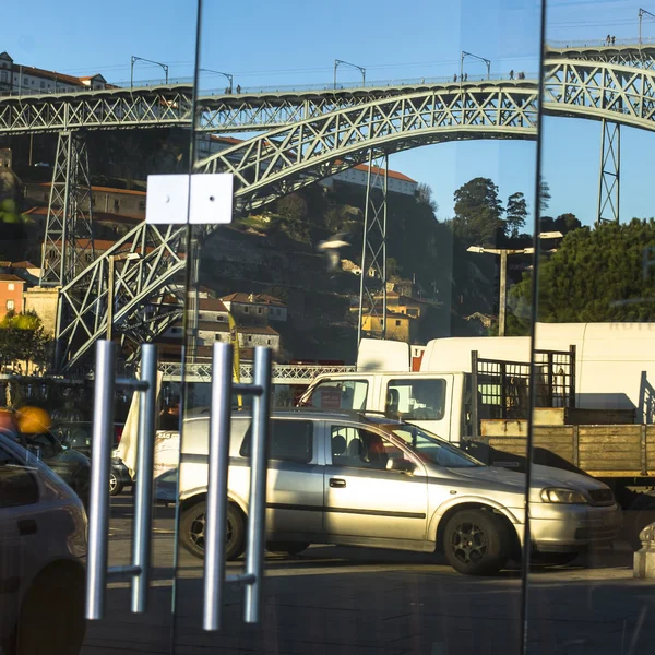 著名的 Dom Luis 桥在里贝拉 — 图库照片