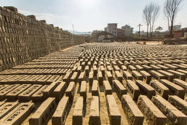 Lokale Ziegelfabrik in Nepal — Stockfoto