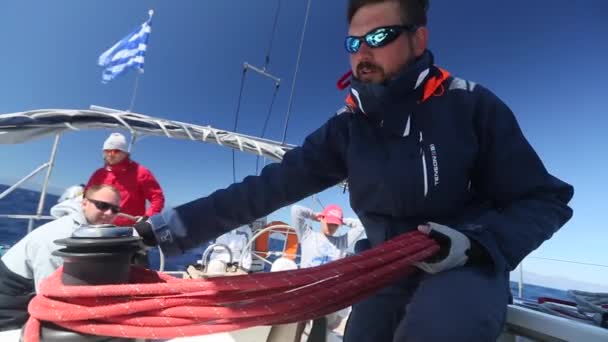 Sailors participate in sailing regatta — Stock Video