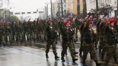 Ulusal bayram, askeri geçit töreni