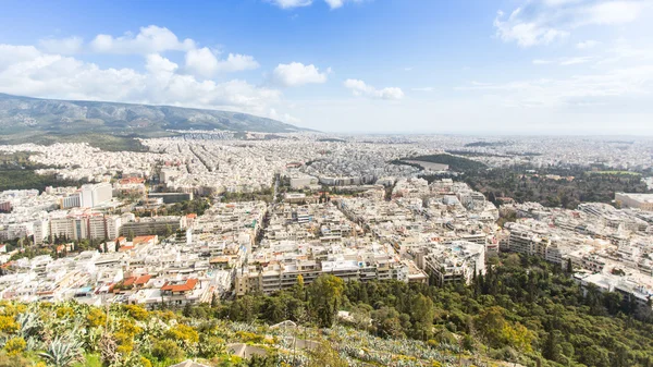 雅典从 Lycabettus 的全景 — 图库照片