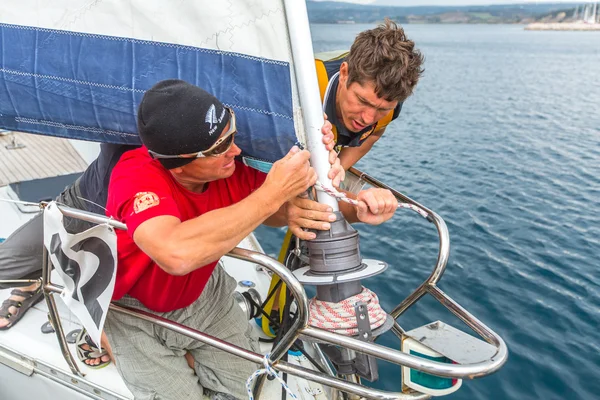 Sailors participate in sailing regatta — Stock Photo, Image