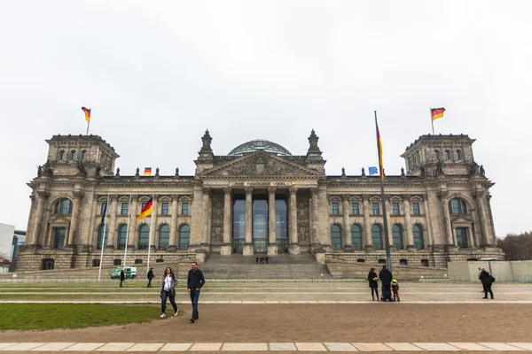 Reichstag budynek w Berlinie — Zdjęcie stockowe