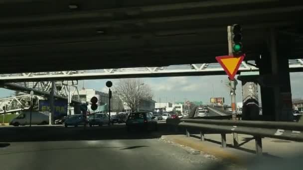 Проезд по автомагистрали в Афинах — стоковое видео