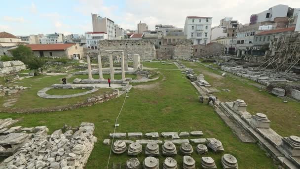 Ruïnes in Athene in het centrum van stad. — Stockvideo