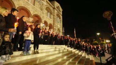 Ortodoks Paskalya - gece yarısı ofisi Paşa (Atina, Yunanistan)