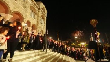 Ortodoks Paskalya - gece yarısı ofisi Paşa (Atina, Yunanistan)