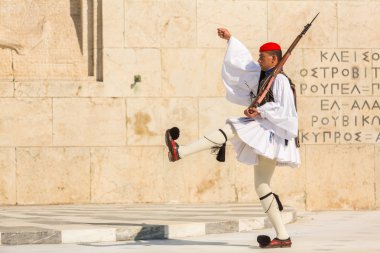 Yunan asker Evzone