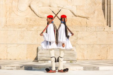 Mezarı koruyan evzones