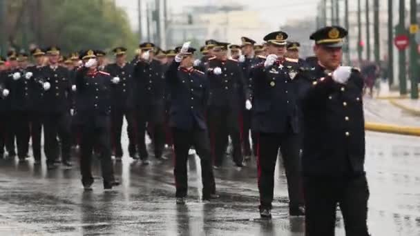 Militärparad på nationell helgdag — Stockvideo