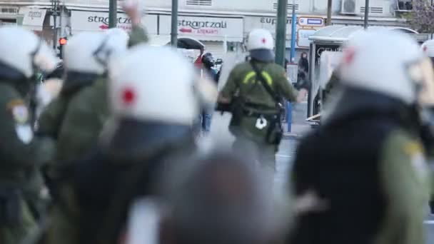 Protester i Aten. — Stockvideo