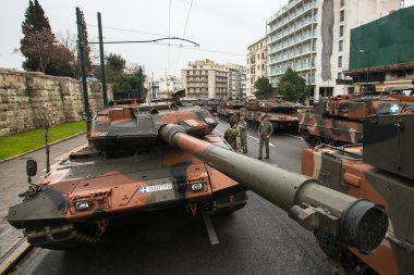 Askeri geçit töreni için Yunanistan Bağımsızlık günü