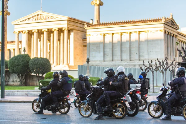 Policía antidisturbios en motocicletas — Foto de Stock