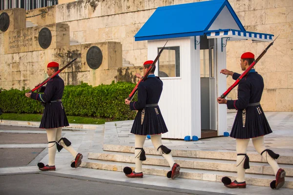 Ευζώνων που φρουρούν τον τάφο του άγνωστου στρατιώτη — Φωτογραφία Αρχείου