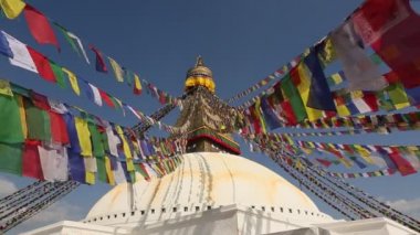 Boudhanath Stupa uçan dua bayrakları