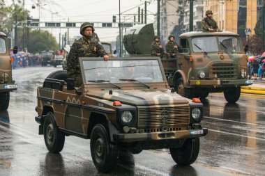 Askeri geçit töreni için Yunanistan Bağımsızlık günü