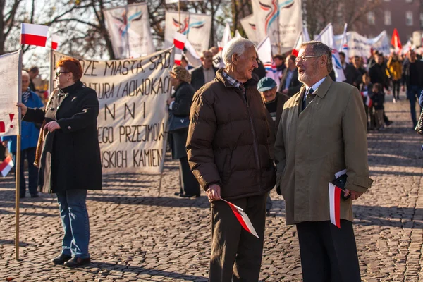 Uczestnicy obchody narodowe Święto Niepodległości — Zdjęcie stockowe