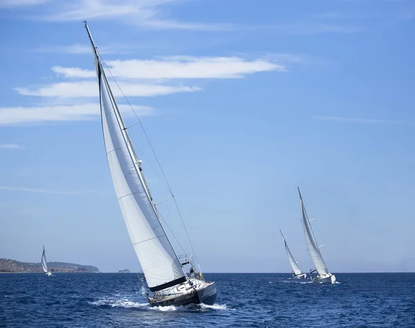 Båtar i segling regatta. — Stockfoto