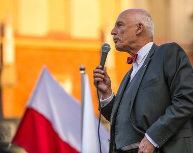 Janusz Korwin-Mikke liberal bir Polonyalı siyasetçi