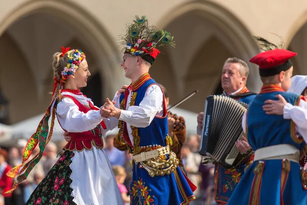 Poolse folk collectief op Main square — Stockfoto