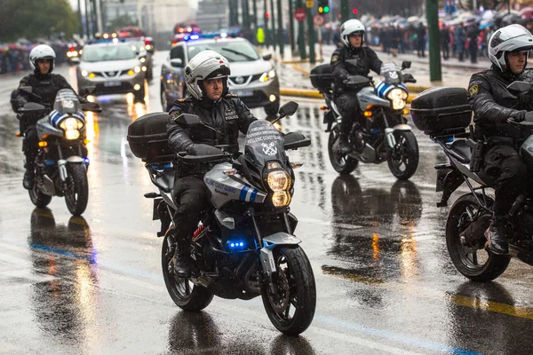 Militaire uitrusting tijdens militaire parade — Stockfoto