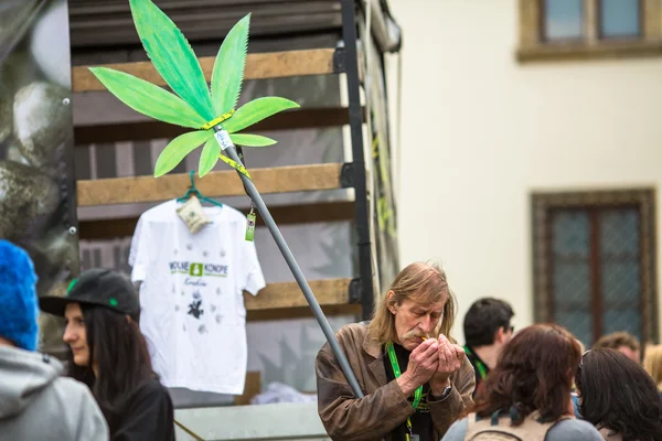 Unidentified participants of the March For Cannabis Liberation — Stock Photo, Image