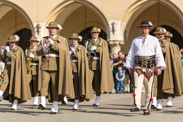 Military orchestra on main square — Stock Photo, Image