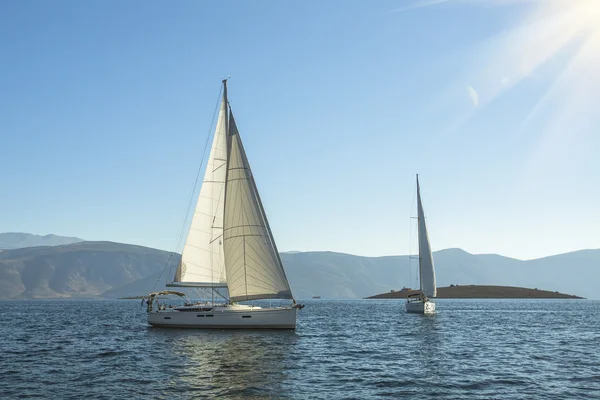 Yates de lujo en el mar — Foto de Stock