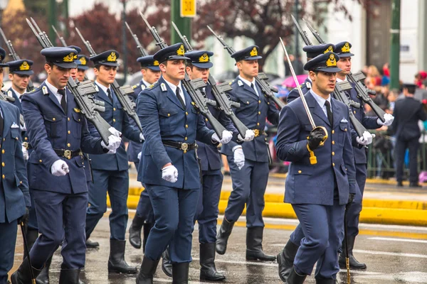 Los griegos rinden homenaje a los héroes de la Revolución —  Fotos de Stock