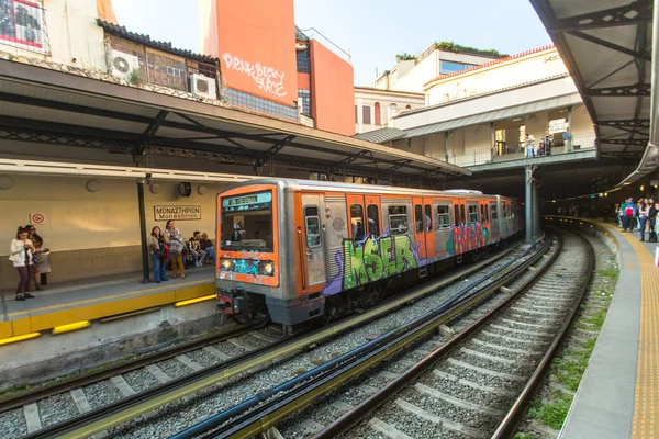 Urban metro station with subway train. — Stock Photo, Image