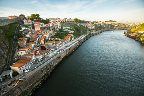Річки Дору в центрі Порто. — стокове фото