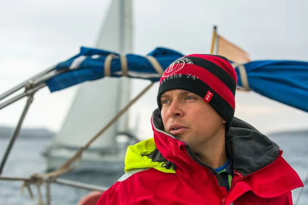 Segler nehmen an Segelregatta teil — Stockfoto