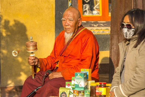 Unbekannter buddhistischer Mönch — Stockfoto