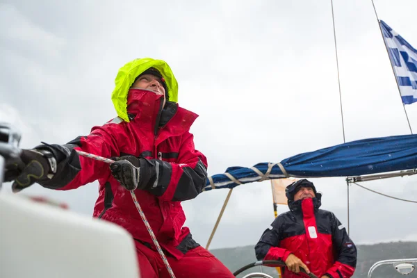 Námořníci se účastní plachtění regata — Stock fotografie