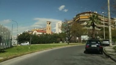 Atina'da bir otoyolda sürüş