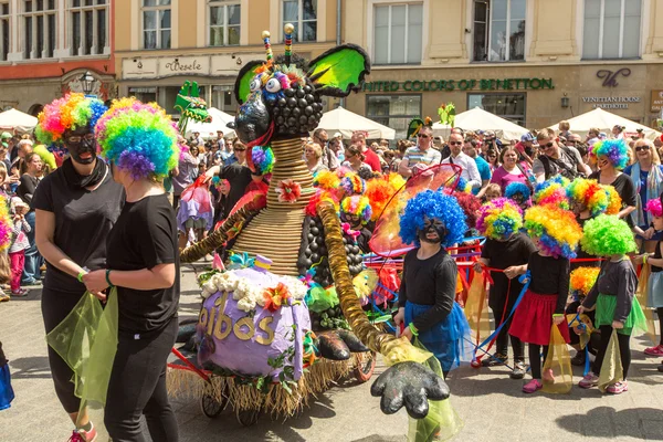 During the parade of dragons on Main Square — Φωτογραφία Αρχείου