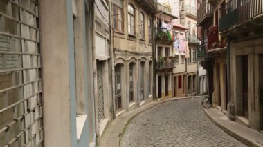 在波尔图老城，葡萄牙的波尔图，葡萄牙-2015 年 5 月 14 日: 街