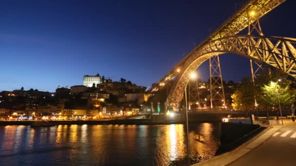 Cidade velha com Dom Luiz I ponte — Vídeo de Stock
