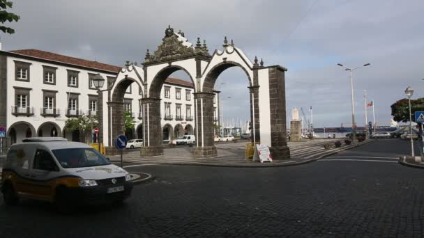 City gates in Ponta Delgada — Stock Video