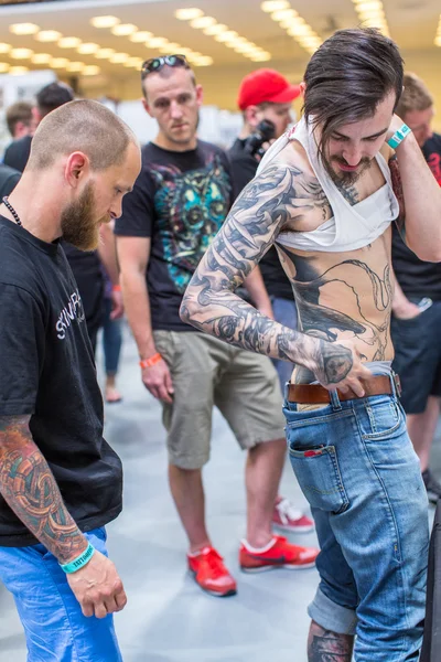 Unidentified participants at International Tattoo Convention — Stock Photo, Image