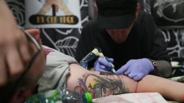 İnsanların dövmeler Uluslararası Kongre yapmak.