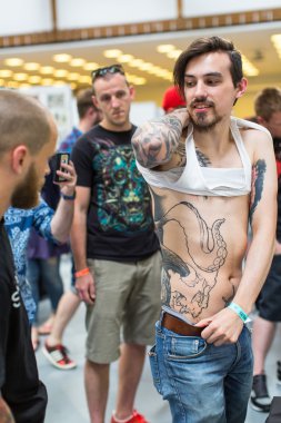 Unidentified participants at International Tattoo Convention