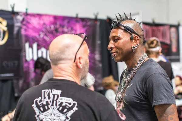 Unidentified participants at International Tattoo Convention — Stockfoto